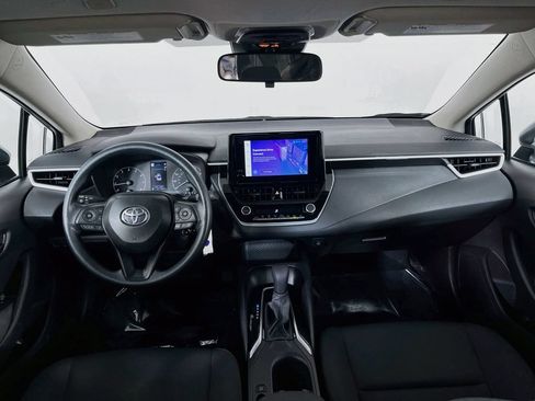 Used 2025 Toyota Corolla LE FWD image 12