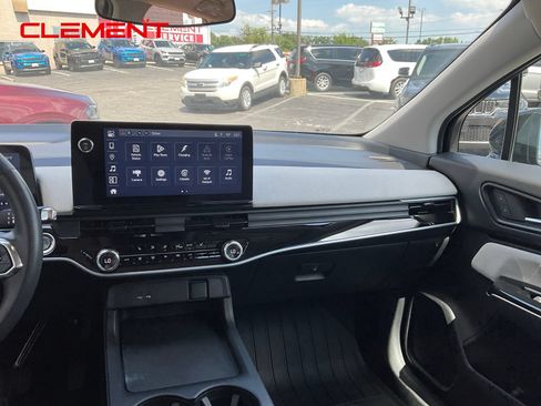 Used 2024 Honda Prologue EX image 19
