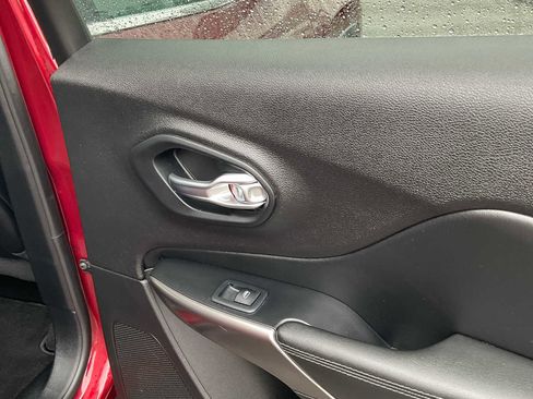 Used 2021 Jeep Cherokee Limited image 51