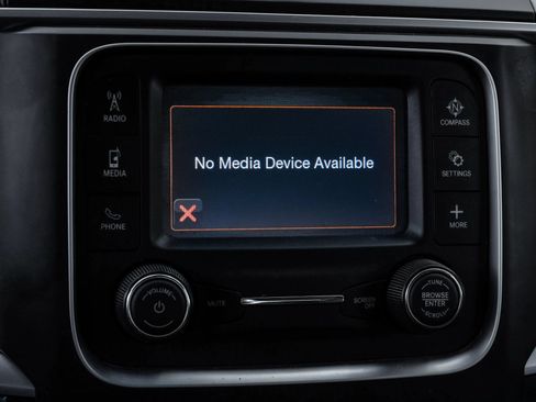 Used 2022 RAM 1500 Classic SLT RWD image 34
