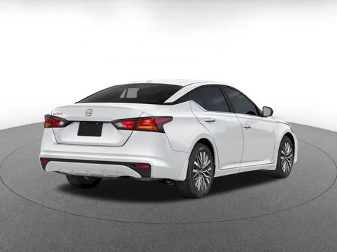 Used 2026 Nissan Altima 2.5 SV FWD image 2