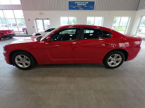 Used 2021 Dodge Charger SXT w/ Leather Interior Group RWD image 11