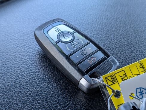 Used 2020 Ford Expedition XLT w/ Equipment Group 202A RWD image 39