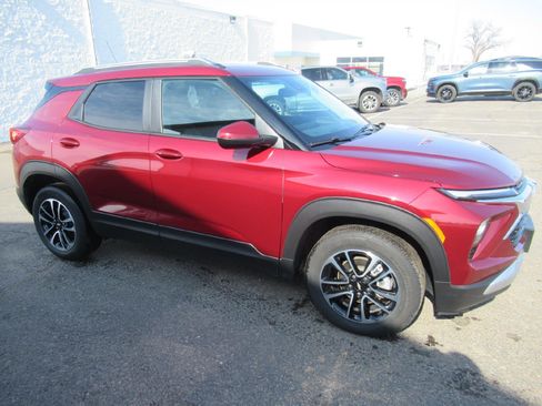 Certified 2025 Chevrolet TrailBlazer LT w/ Convenience Package image 3