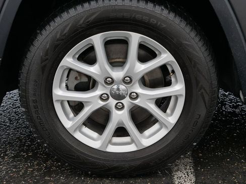 Used 2016 Jeep Cherokee Latitude image 12