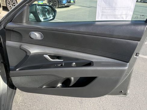 Used 2026 Hyundai Elantra Hybrid FWD image 18