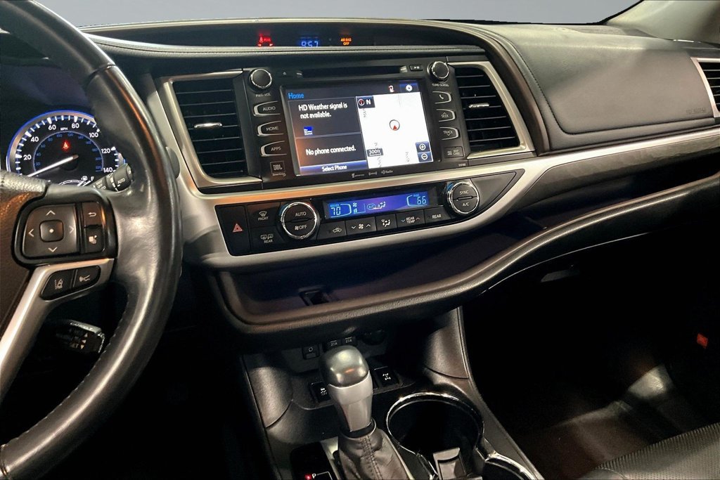 Used 2017 Toyota Highlander Limited Platinum AWD/4WD image 9