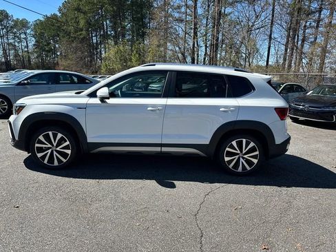 Used 2022 Volkswagen Taos SE image 8