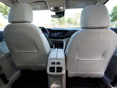 Used 2022 Buick Envision Avenir w/ Technology Package II image 40