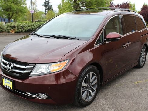 Used 2014 Honda Odyssey Touring Elite image 2