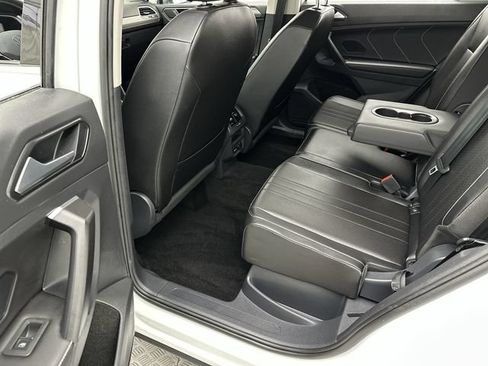 Used 2023 Volkswagen Tiguan SE AWD/4WD image 21