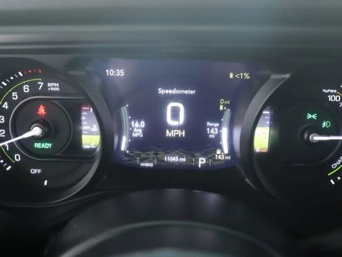 Used 2025 Jeep Wrangler Unlimited Sahara w/ Safety Group image 19