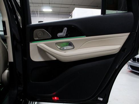 Used 2021 Mercedes-Benz GLS 580 4MATIC image 41