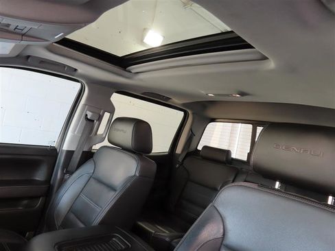 Used 2018 GMC Sierra 1500 Denali w/ Denali Ultimate Package image 18