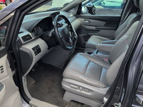 Used 2015 Honda Odyssey Touring Elite image 2