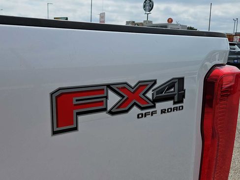Used 2024 Ford F250 XLT w/ FX4 Off-Road Package AWD/4WD image 11