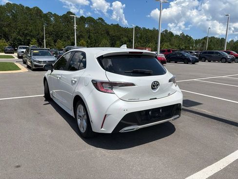 Used 2021 Toyota Corolla SE FWD image 3