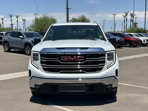 Certified 2025 GMC Sierra 1500 SLT RWD image 8
