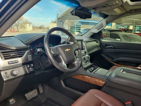 Used 2019 Chevrolet Tahoe Premier w/ Premier Plus Edition image 2