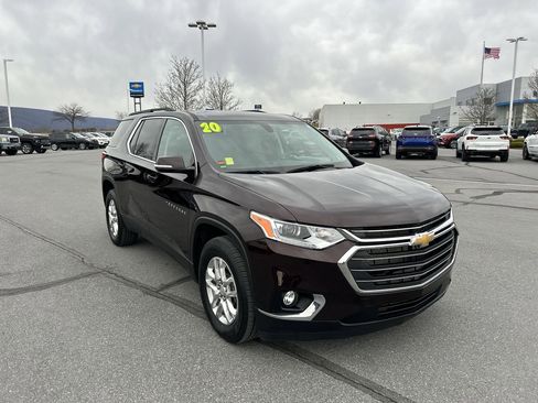 Used 2020 Chevrolet Traverse LT w/ LPO, Floor Liner Package image 1