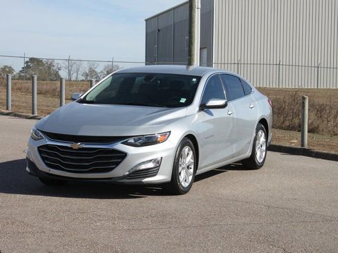 Used 2022 Chevrolet Malibu LT image 2