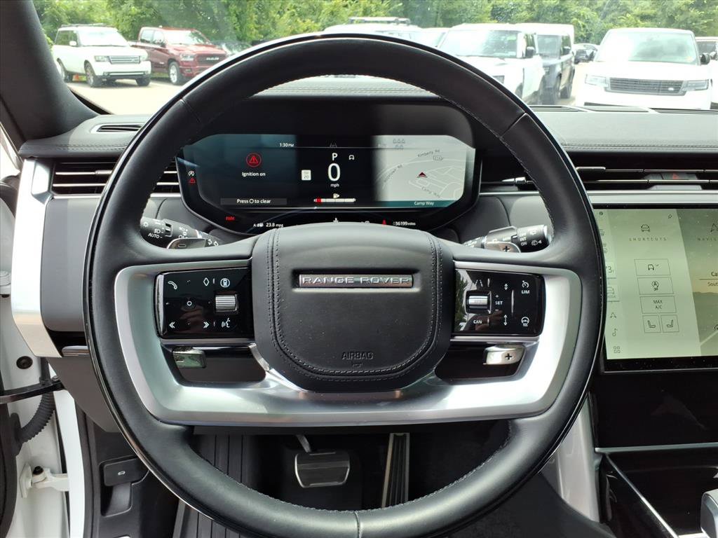 Used 2025 Land Rover Range Rover Long Wheelbase SE AWD/4WD image 14