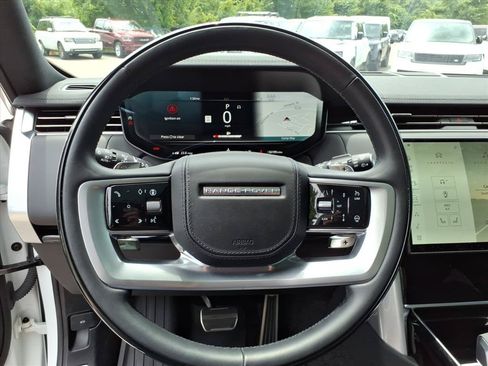 Used 2025 Land Rover Range Rover Long Wheelbase SE AWD/4WD image 14
