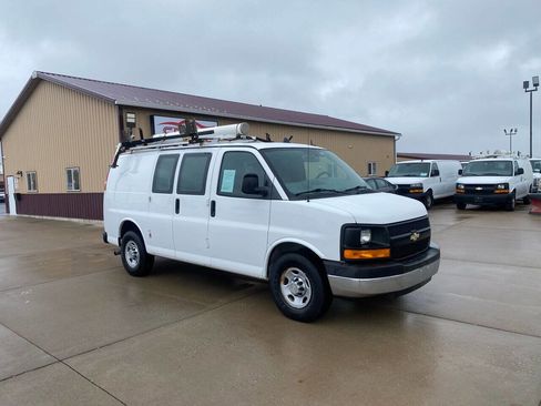 Used 2014 Chevrolet Express 2500 image 5