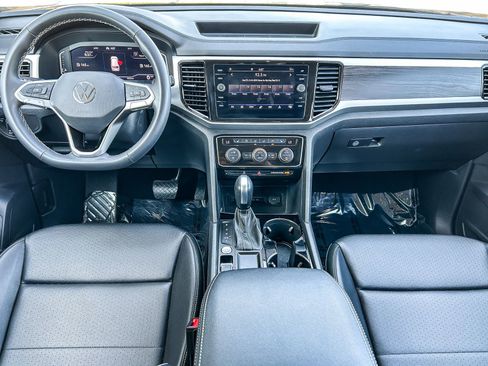 Used 2022 Volkswagen Atlas SE w/ Panoramic Sunroof Package FWD image 13