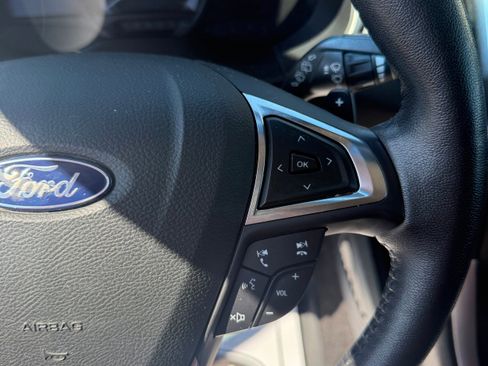 Used 2018 Ford Edge SEL w/ Equipment Group 201A AWD/4WD image 9