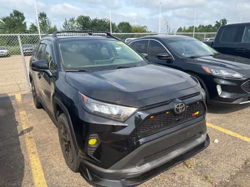 Used 2020 Toyota RAV4 LE w/ All Weather Liner Package AWD/4WD image 10