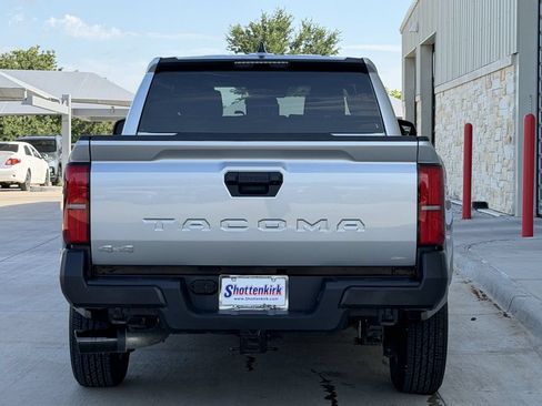 Used 2026 Toyota Tacoma SR AWD/4WD image 5