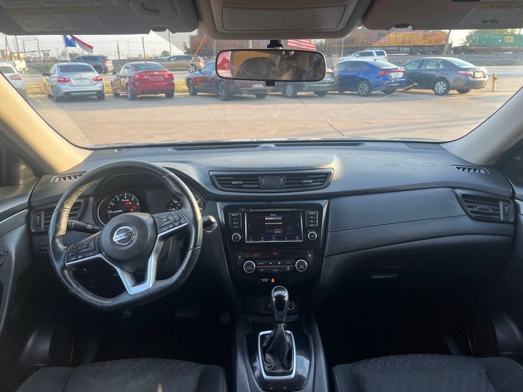 Used 2018 Nissan Rogue SV FWD image 18