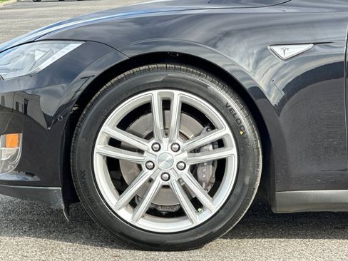 Used 2015 Tesla Model S 70D image 27