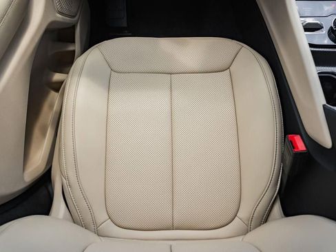 New 2025 Jeep Grand Cherokee Limited w/ Luxury Tech Group II image 35