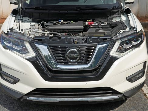 Used 2018 Nissan Rogue SL w/ Premium Package AWD/4WD image 7