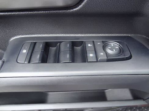 Used 2025 Toyota Tacoma TRD Off-Road image 8