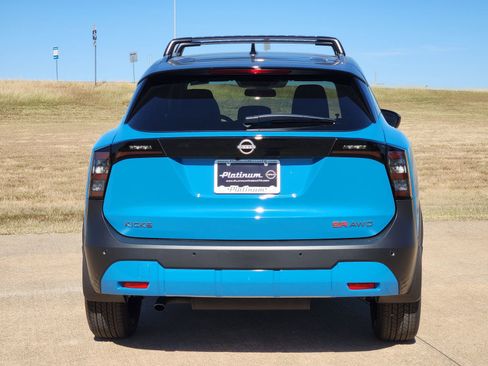 New 2026 Nissan Kicks SR w/ Cold Weather Package AWD/4WD image 7