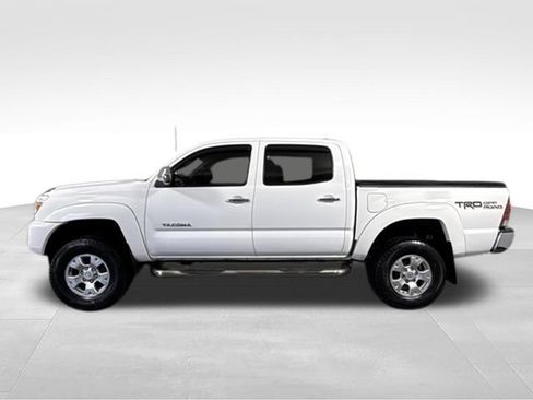 Used 2015 Toyota Tacoma 4x4 Double Cab w/ TRD Off-Road Package image 6
