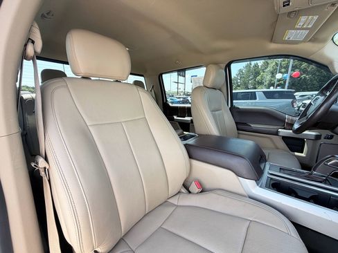 Used 2018 Ford F150 Lariat w/ Equipment Group 502A Luxury AWD/4WD image 25