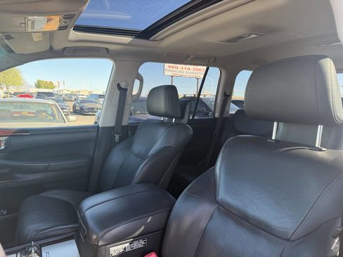 Used 2015 Lexus LX 570 4WD w/ Luxury Package image 18