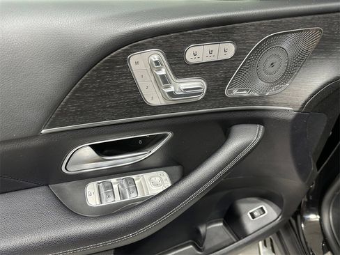 Used 2023 Mercedes-Benz GLS 450 4MATIC image 16