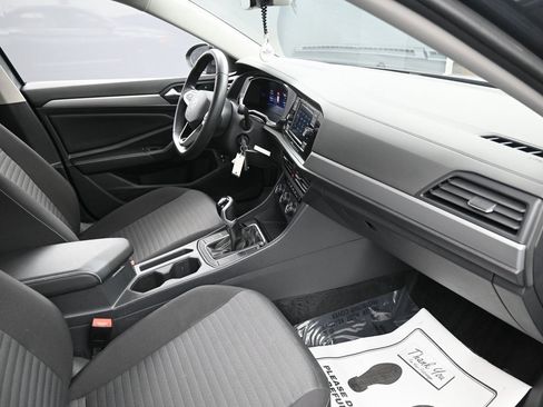 Used 2024 Volkswagen Jetta S image 37