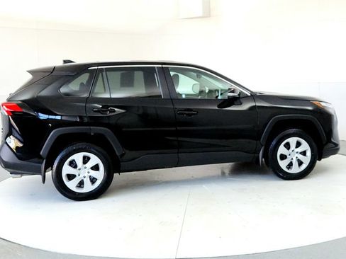 Used 2025 Toyota RAV4 LE AWD/4WD image 6