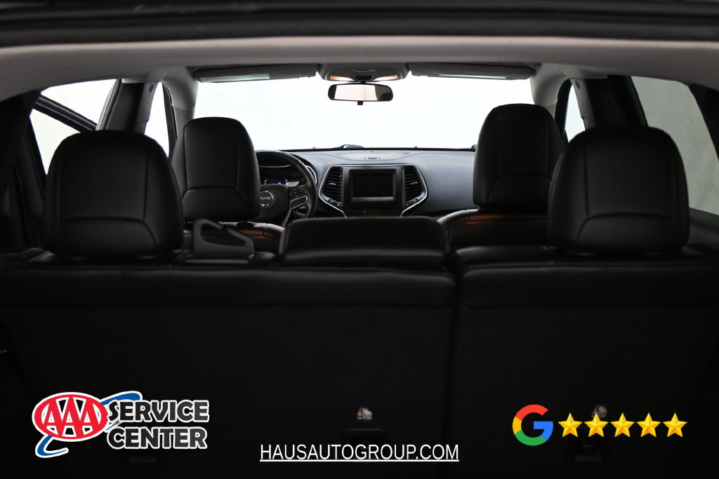 Used 2019 Jeep Cherokee Latitude Plus w/ Cold Weather Group AWD/4WD image 23