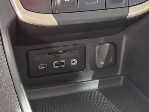 Used 2023 GMC Terrain Denali w/ Denali Premium Package AWD/4WD image 40