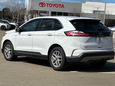 Used 2024 Ford Edge SEL AWD/4WD image 6