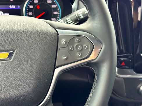 Used 2023 Chevrolet Traverse LT image 24