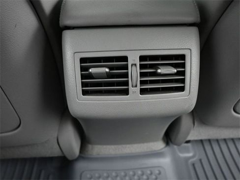 Used 2011 Toyota Camry XLE image 18