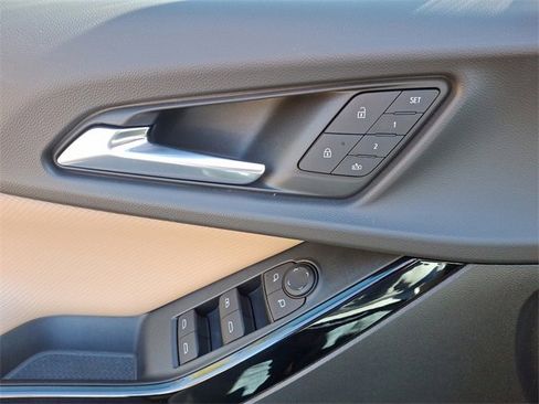 New 2025 Chevrolet Equinox ACTIV w/ Safety and Technology Package image 9